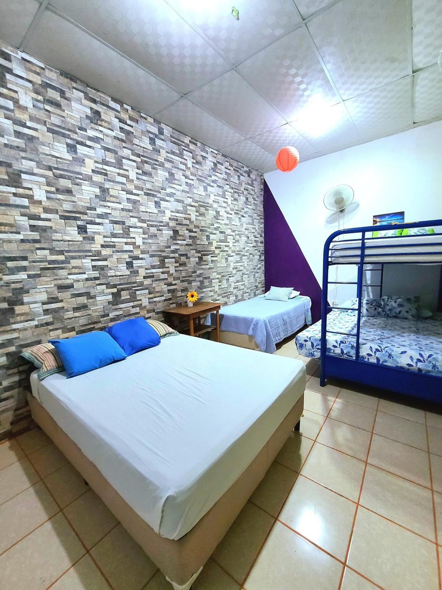 Hostal Leyendas León エクステリア 写真